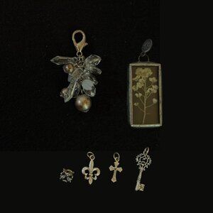 Retired Jewel Kade Botanical Pendant + Bead Cluster & Small Charms – Lot of 6